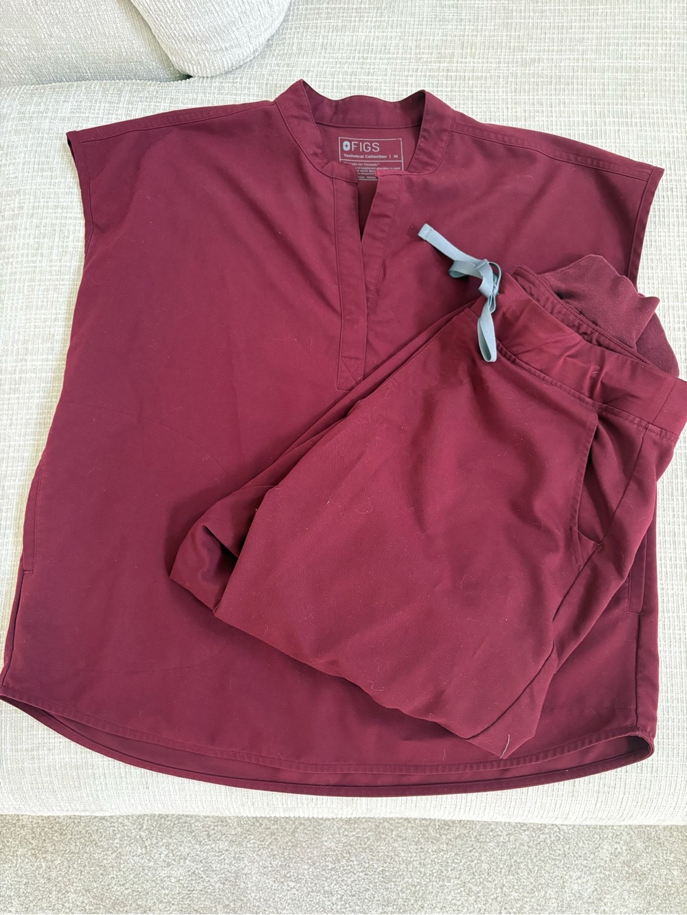 FIGS - Burgundy Rafaela M top and Zamora XL pants, scrub set